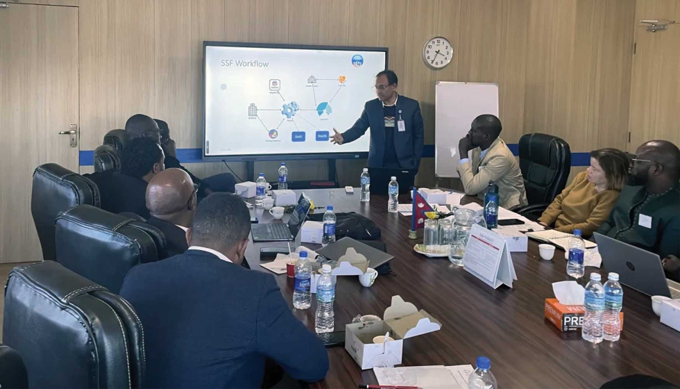 Delegaciones de Etiop�a y Senegal conocen la implementaci�n de un sistema de informaci�n de gesti�n de c�digo abierto en el Fondo de Seguridad Social...