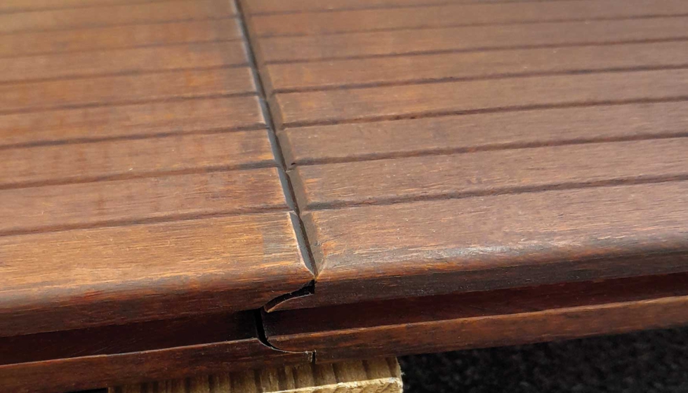 Su instalaci�n con sistema machi-hembrado en testa y grapa vista sobre rastreles es r�pida y limpia