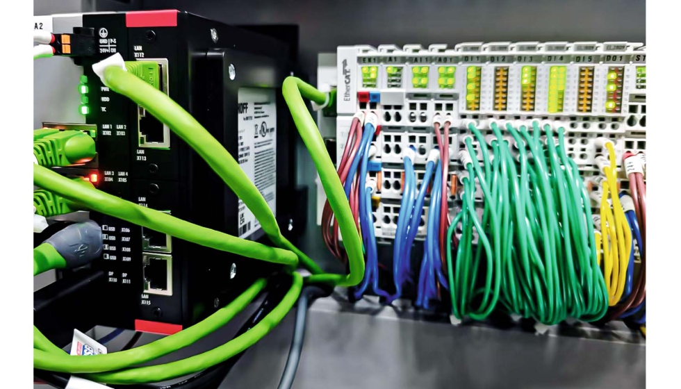 En la m�quina de inspecci�n tambi�n se utilizan un PC industrial ultracompacto C6032 y varios terminales EtherCAT. Foto: Beckhoff...