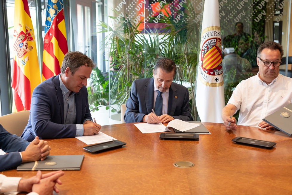 La UPV y Bayer Cropscience renuevan su compromiso por una agricultura competitiva y sostenible