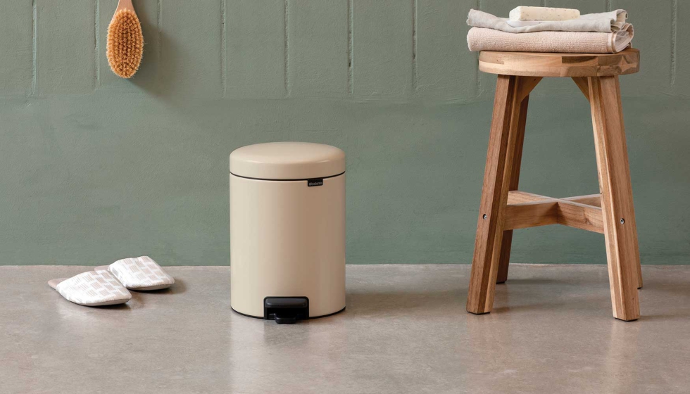 Cubo de pedal de la colecci�n NewIcon de Brabantia en color Soft Beige