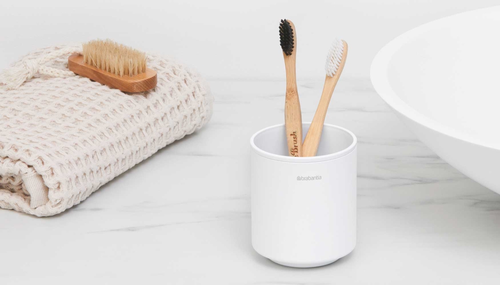 Vaso para cepillos de la colecci�n MindSet de Brabantia en color Mineral Fresh White