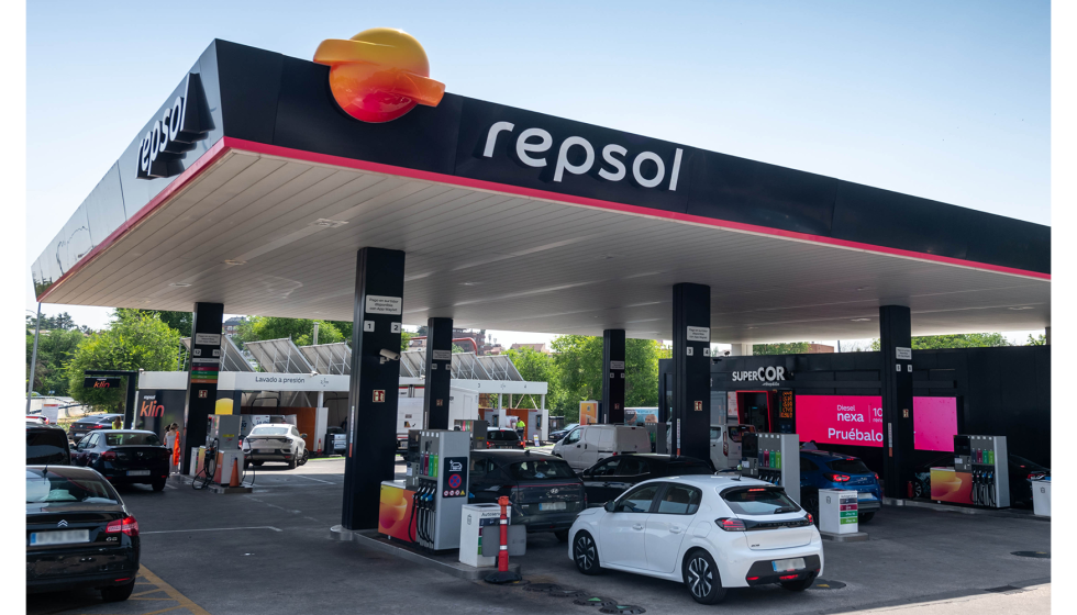 El 53% de la red de estaciones de servicio de Repsol en Espaa ofrece ya soluciones energticas de bajas emisiones, como los combustibles renovables...
