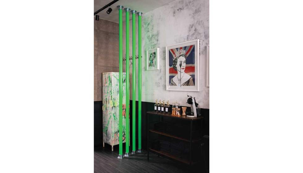 El color verde nen es uno de los elementos distintivos de este proyecto de interiorismo que firma Sara Leonor. Foto: Anna Batchelor...