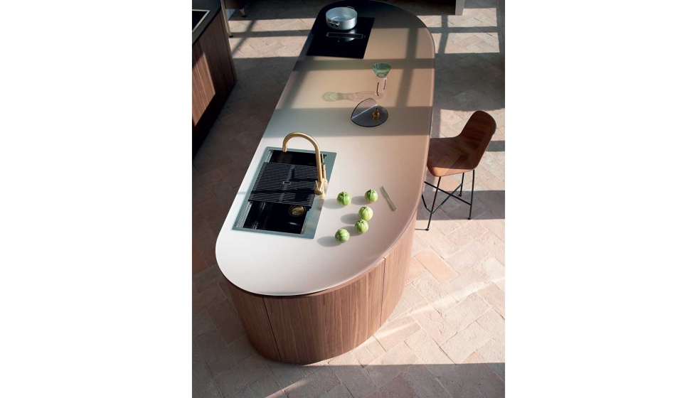 Los elementos curvos definen la colecci�n Tangram Melting Light de Cesar by Nero