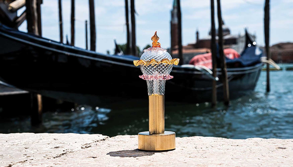 La delicada Murano Bulb ofrece m�ltiples composiciones lum�nicas