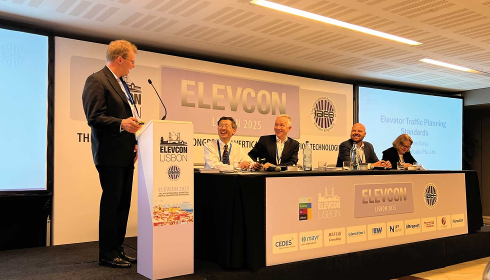 La primera jornada finaliz con una animada mesa de debate centrada en la estandarizacion de la planificacin del trfico en edificios...