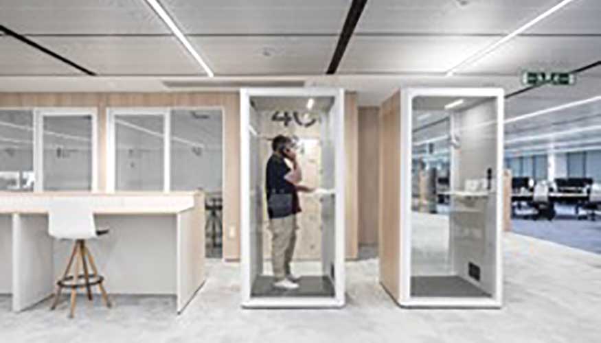 Cabinas insonorizadas Qyos en las oficinas de Endesa en Sevilla
