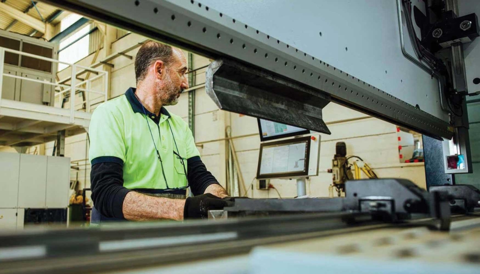 Hoy, los empleados de Gimetal vuelven a tener las manos ocupadas, porque la produccin vuelve a funcionar a toda velocidad...