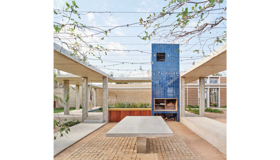 Detalle del primer patio de esta vivienda dise�ada por Twobo Arquitectura. Foto: Jose Hevia