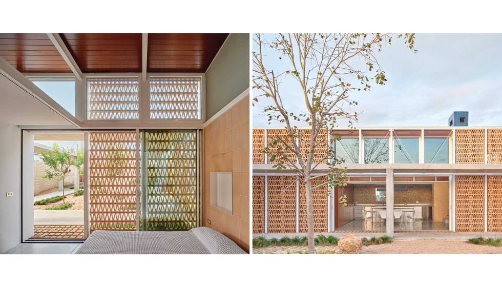 El uso de las celos�as se complementa con paneles de madera, estructuras de acero y grandes vidrieras. Fotos: Jose Hevia...