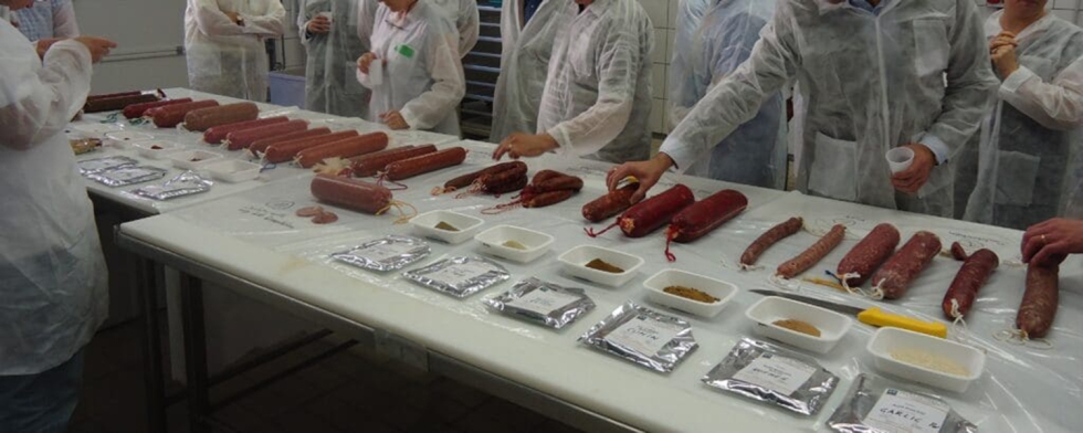 Imagen del Curso Internacional de Carne Curada que se celebra anualmente en el IRTA Monells. Fuente: IRTA. CC by 3.0.