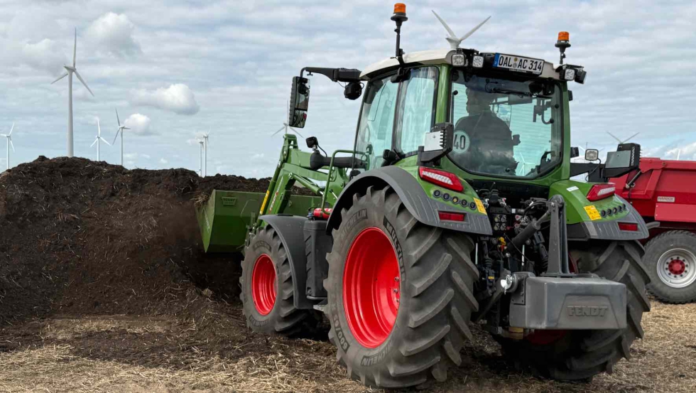 La serie Fendt 300 Vario ofrece nuevas posibilidades en el uso de cargador frontal