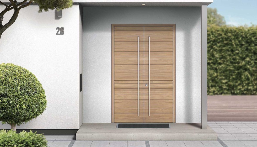 Las puertas principales de doble hoja de madera o PVC seg�n RC-2 y SKG** se pueden realizar con cremona con palanca est�ndar y un sistema de cierre...