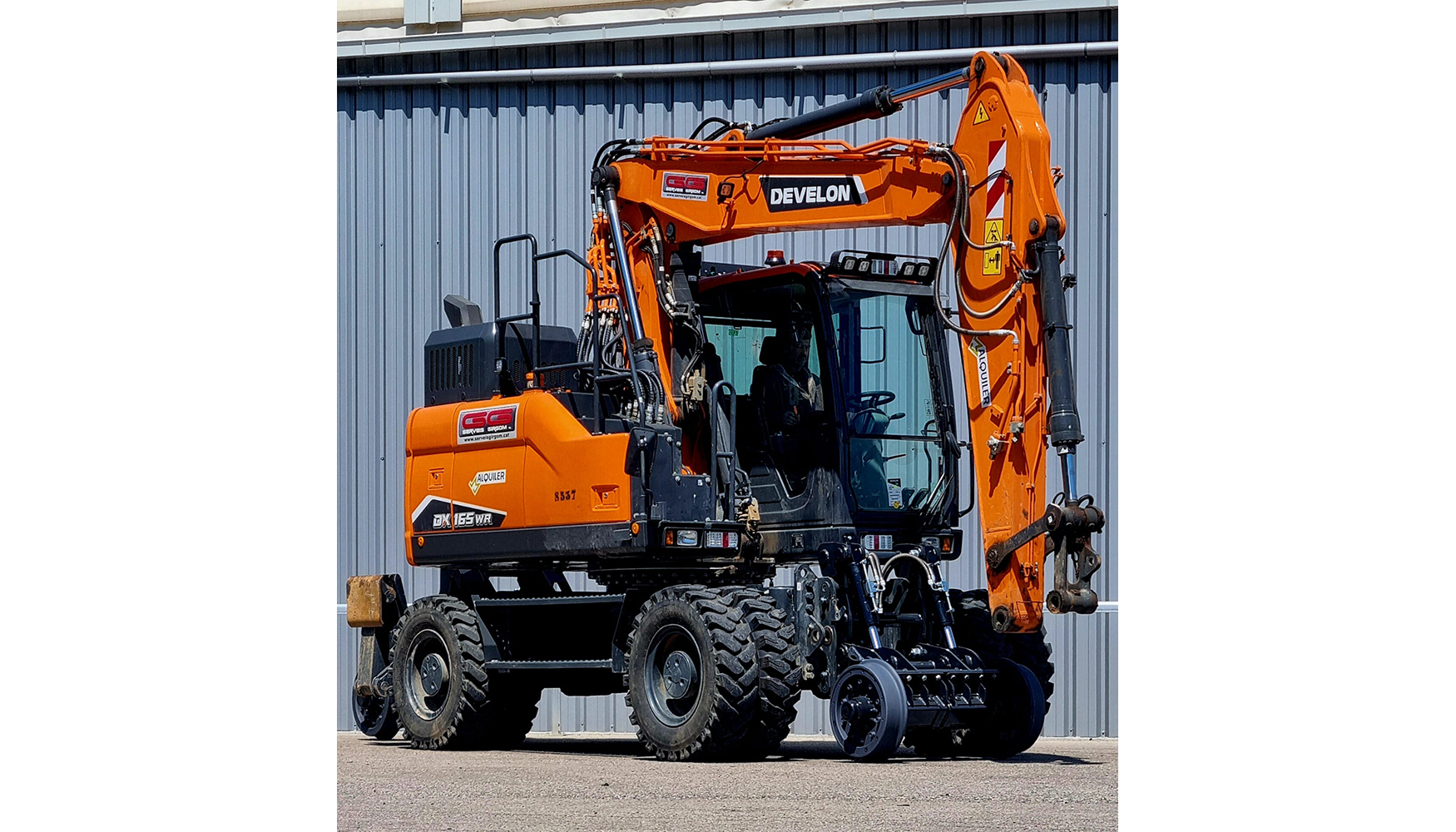 Excavadora Develon DX165WR