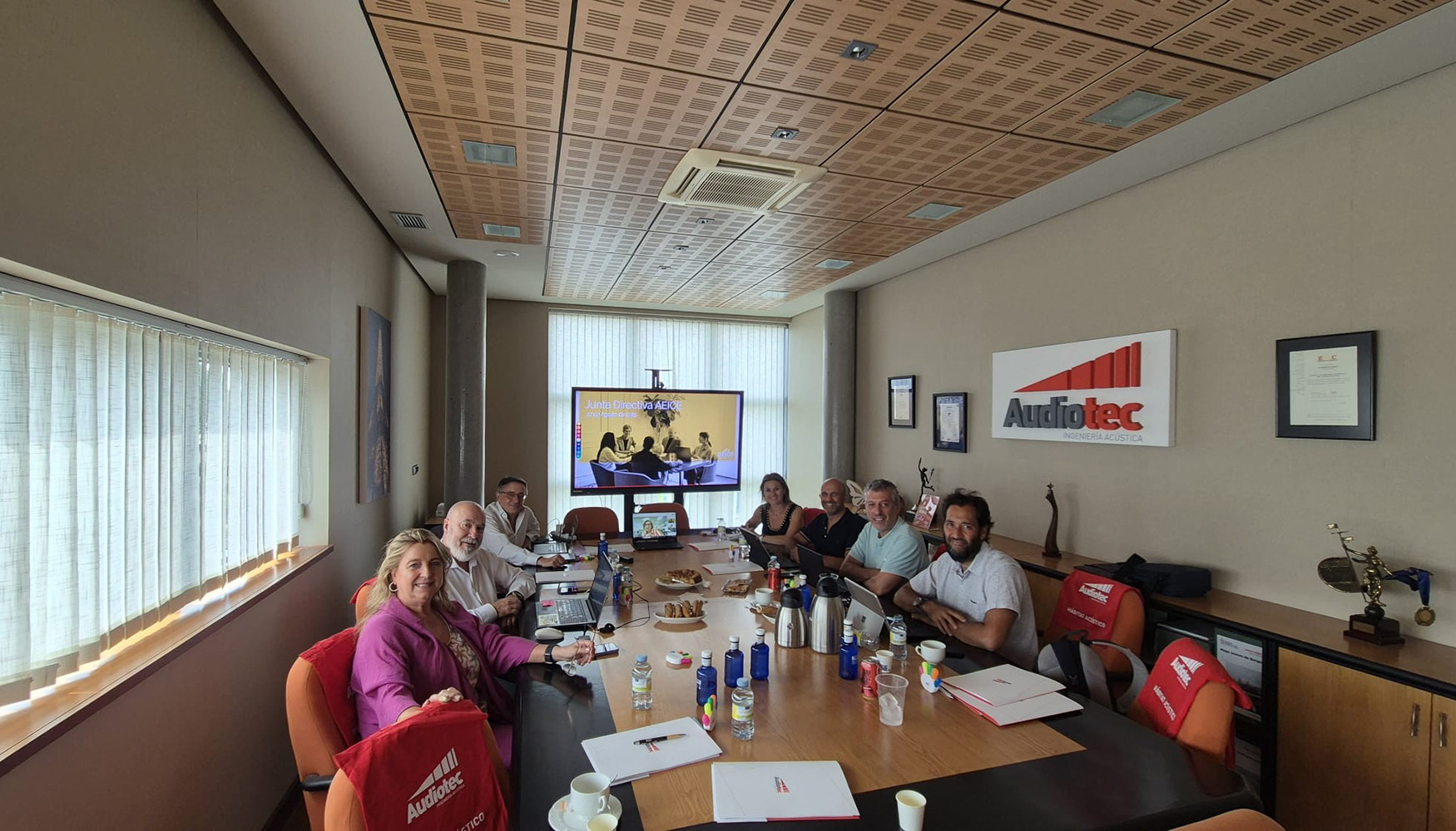 Reunin de la Junta Directiva de AEICE