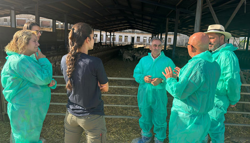 Visita del conseller Miguel Barrachina a Ovino La Muntanyeta Cooperativa