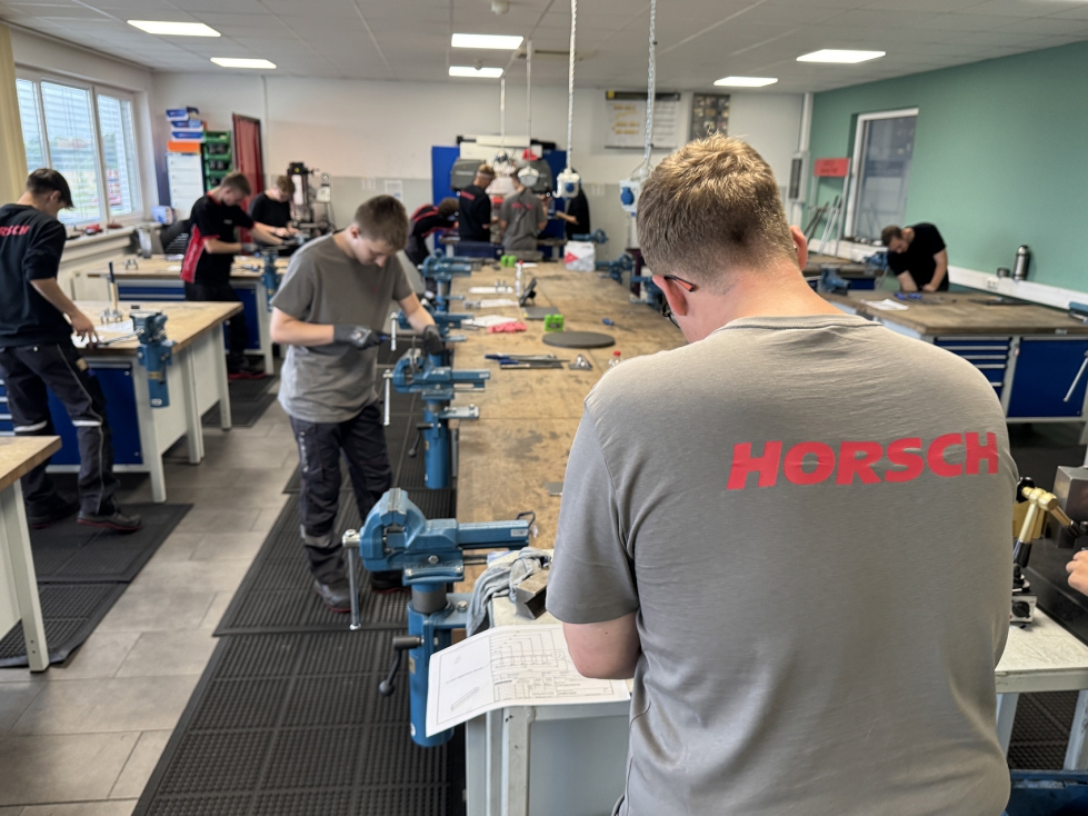 Horsch desarrolla un programa especfico de formacin para jvenes en su planta de Ronneburg ante la escasez de mano de obra cualificada...