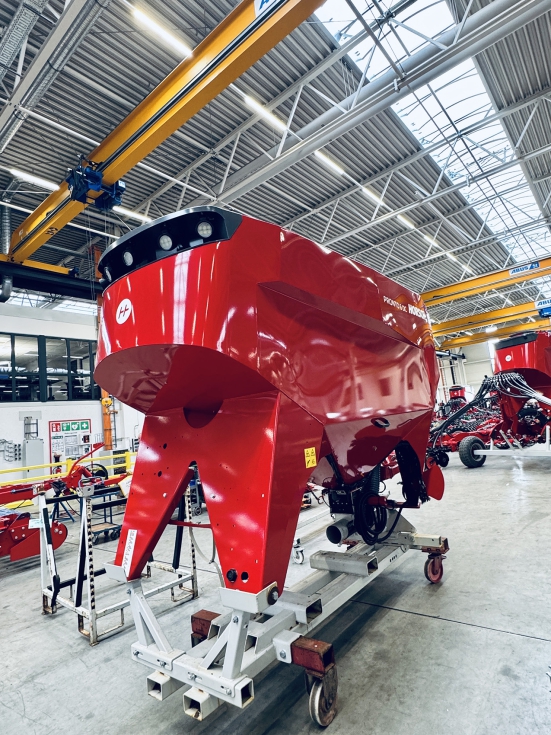 Lnea de produccin de la sembradora Horsch Pronto en Ronneburg