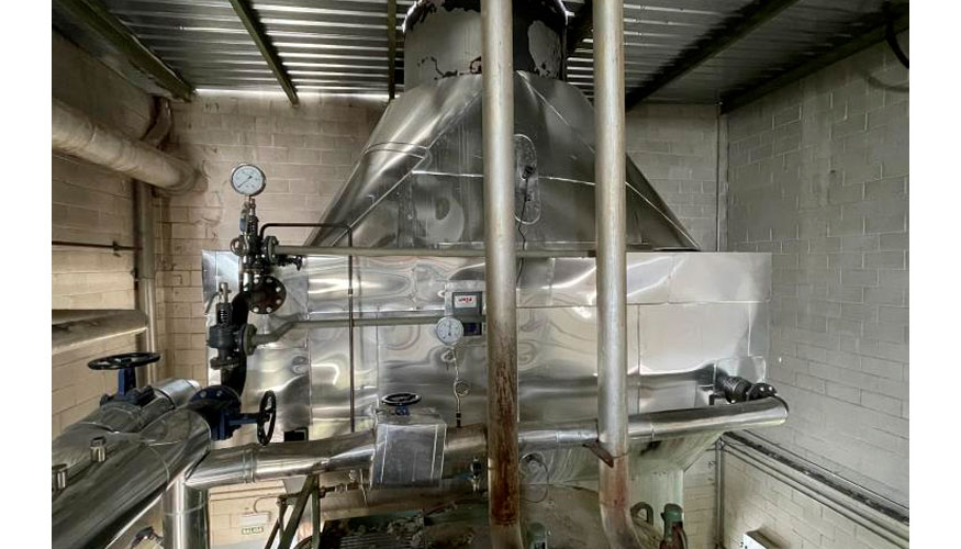 El proyecto ha consistido en la implementaci�n de un sistema de recuperaci�n de calor en la caldera de producci�n de vapor de la planta mediante la...