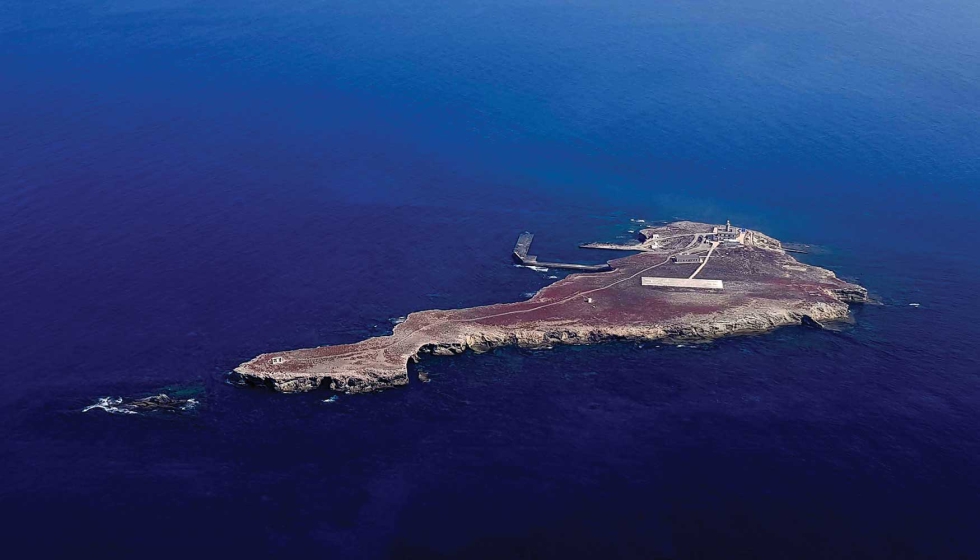 La reserva marina de Albor�n se encuentra en el Mediterr�neo meridional de Almer�a y ocupa una superficie de 1...