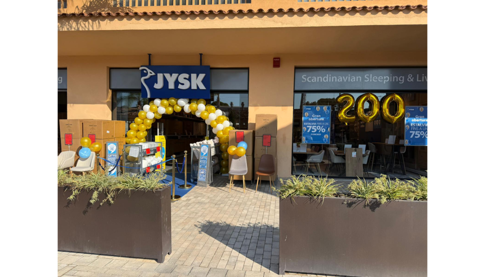 Exterior de la nueva tienda JYSK en Sant Pere de Ribes (Barcelona)