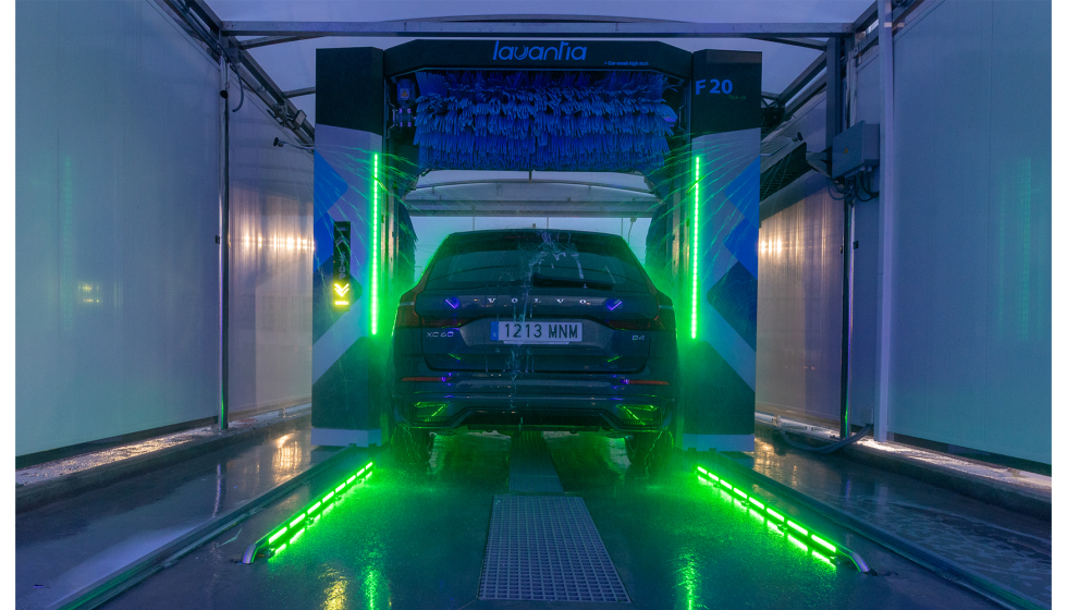 El puente autom�tico LAVANTIA F20 Tech v3 incorpora los tubos gu�a luminosos destinados a ayudar a los conductores y mejorar la imagen del equipo...