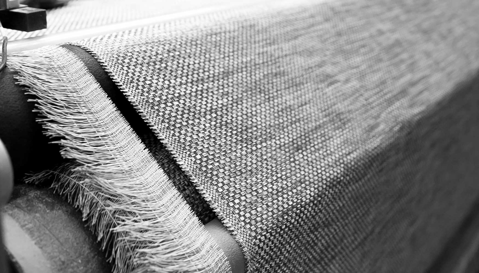 La firma trabaja activamente en la investigacin de nuevas estructuras de tejido...