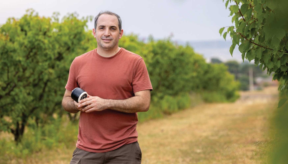 Manuel Saur, CEO y director ejecutivo de Agua Segura, en un campo de cultivo agrcola