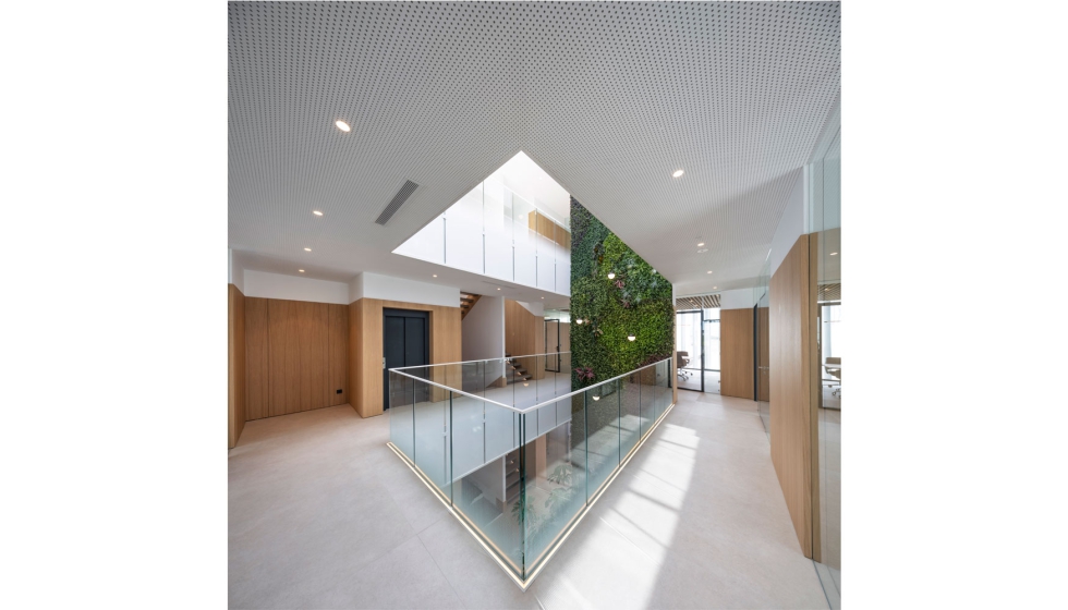 Cada elemento que forma parte del Proyecto Extrusax de Noormal Studio ha sido pensado para crear un espacio funcional...