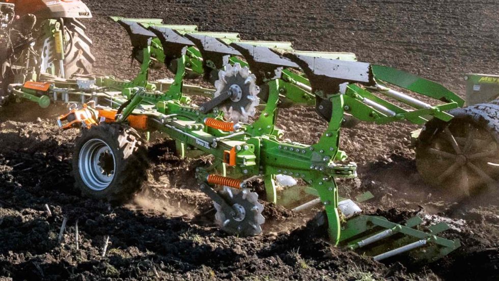 Tecnolog�a SpeedBlade que favorece el trabajo con las vertederas a altas velocidades