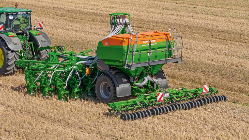 Equipa de serie con un cabezal distribuidor con el control individual de hileras MultiSwitch