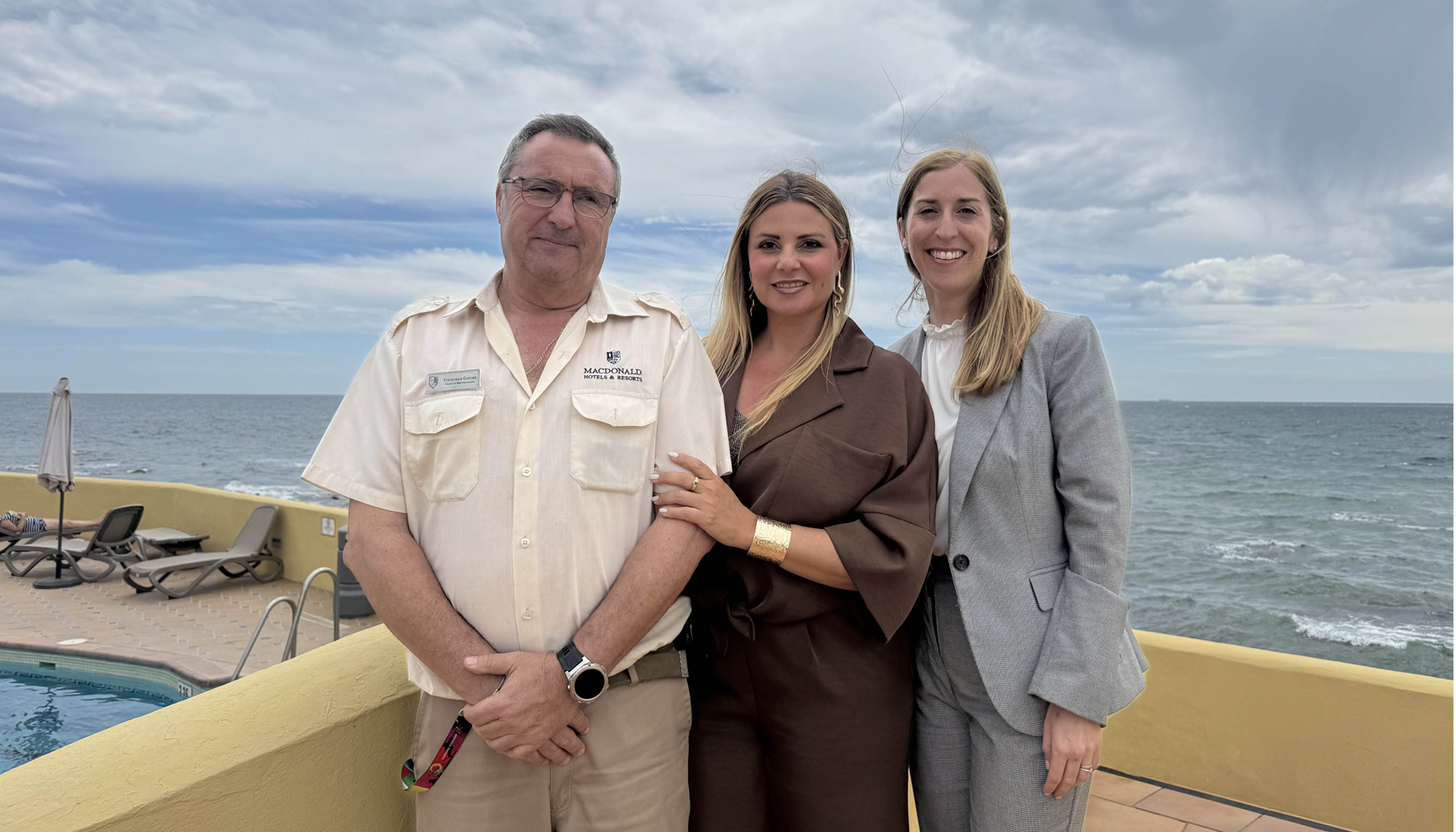 De izquierda a derecha, Francisco G�mez, jefe de Mantenimiento; �rsula Luque, responsable de la Zona Sur de Chubb Iberia; y Virginia Garc�a...