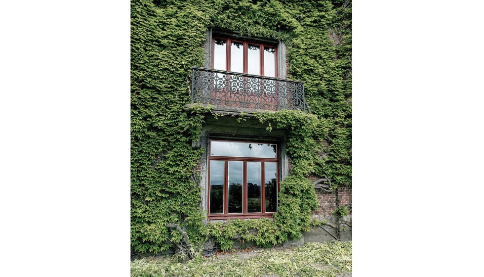 Pormenor de algumas das janelas restauradas