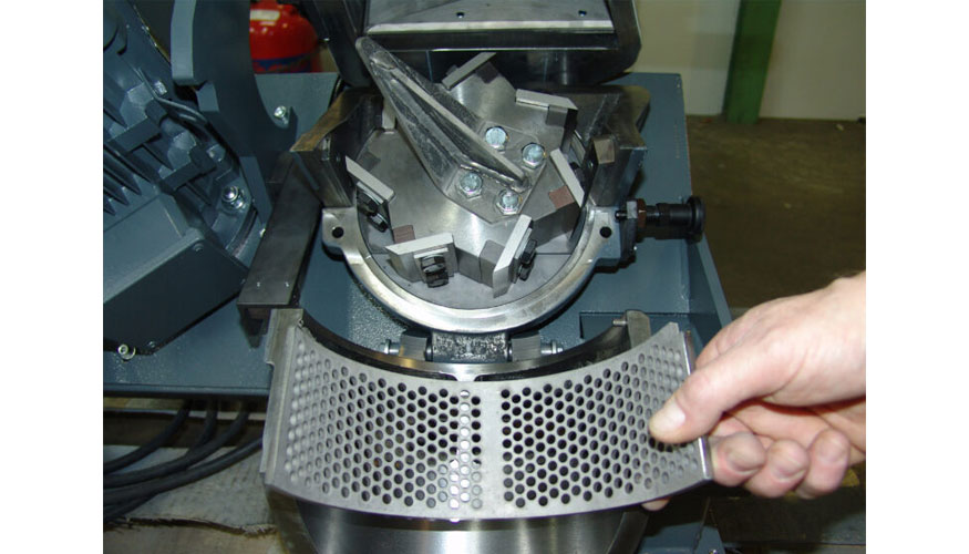 El GRS 180 de Getecha es un granulador silencioso junto a prensa para aplicaciones de inyeccin...