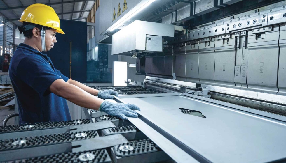 Con la moderna tecnologa de Trumpf, la empresa puede producir grandes cantidades con una calidad constante