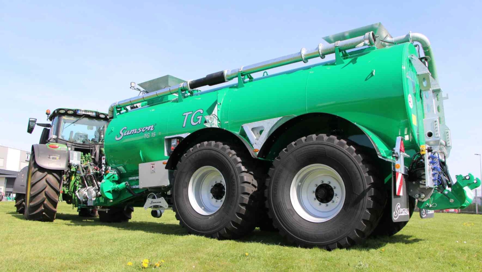 El nuevo modelo TG15 est homologado para carretera (velocidad mxima 40 km/h) y cumple con el Reglamento Europeo EU167/2013...