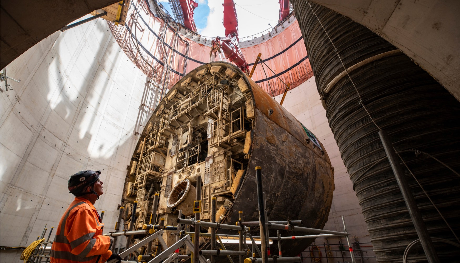 El sistema permite extraer las secciones frontal y central en una sola elevaci�n