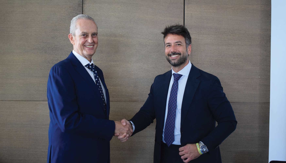 Juan del Olmo, presidente de AIQBE, y Jess Gmez, Head of Digital - Energy Parks en Moeve y comisario de EINTEC 2025...