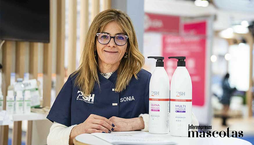Sonia Cozar, peluquera, estilista canina y felina, seminarista y formadora de PSH Cosmetics