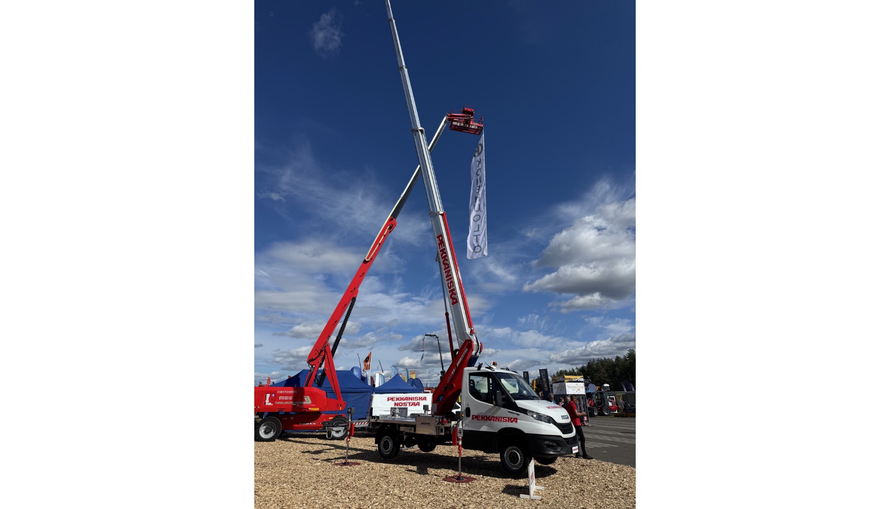 Plataforma Multitel MTE 270 de Pekkaniska en la feria Maxpo