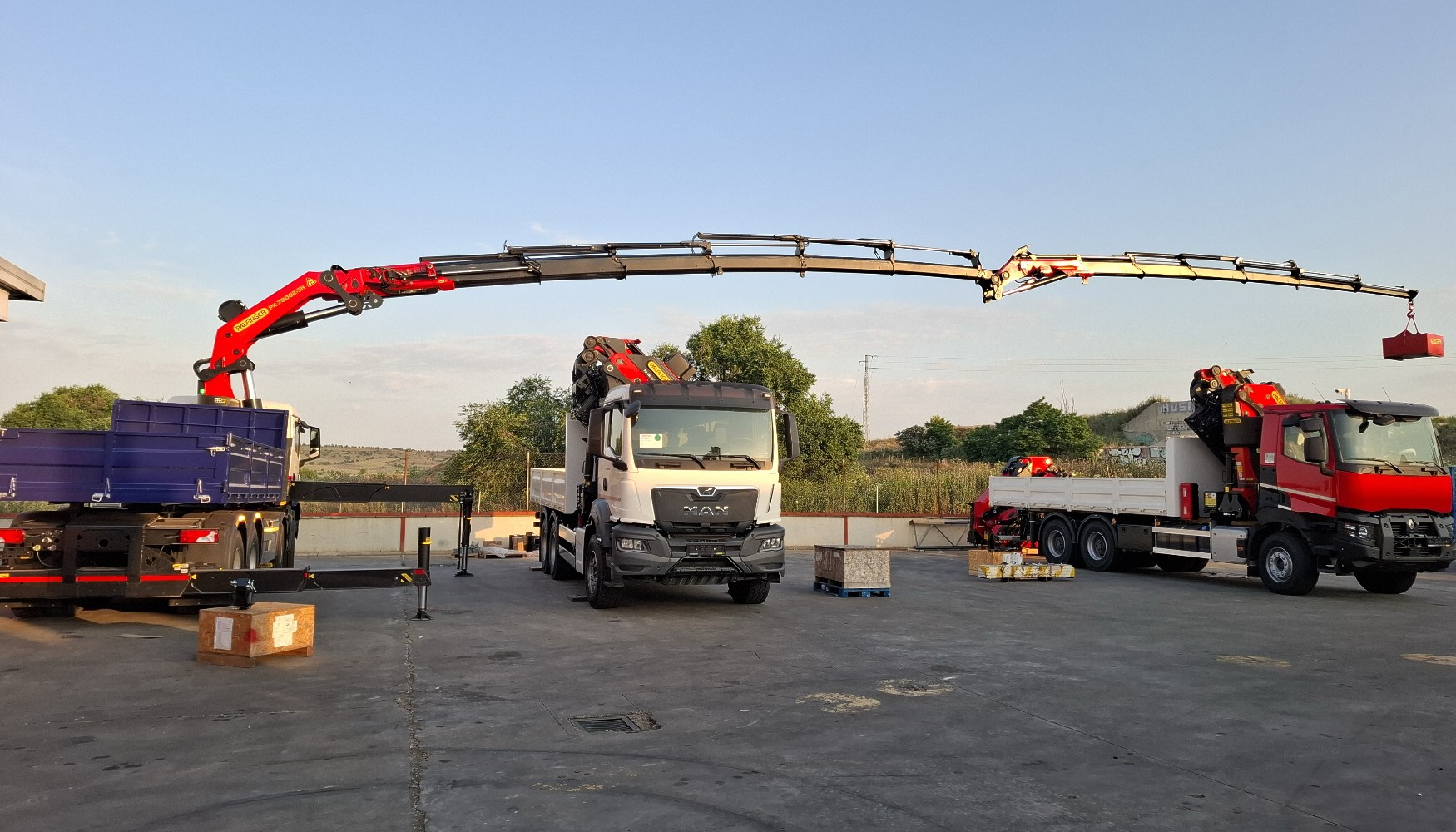 La gra ofrece un alcance horizontal de 25,6 m y hasta 1.480 kg de carga