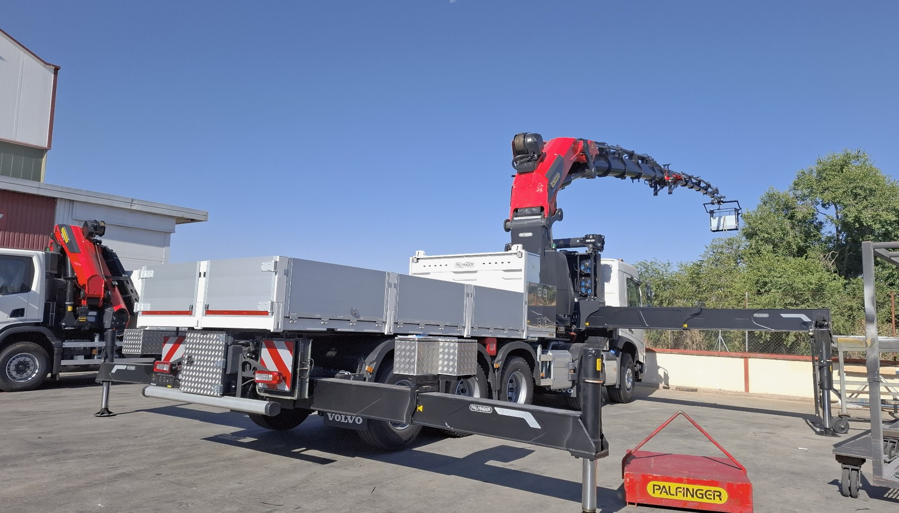 Gra con cesta BB042_MFA3 con capacidad para dos personas