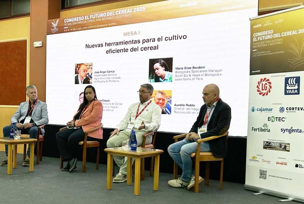 Participantes en la mesa redonda sobre 'Nuevas herramientas para el cultivo eficiente del cereal' Participantes en la mesa redonda sobre 'Nuevas herramientas para el cultivo eficiente del cereal'