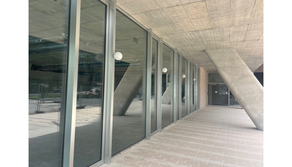 Detalle de los vidrios Planitherm XN en planta baja