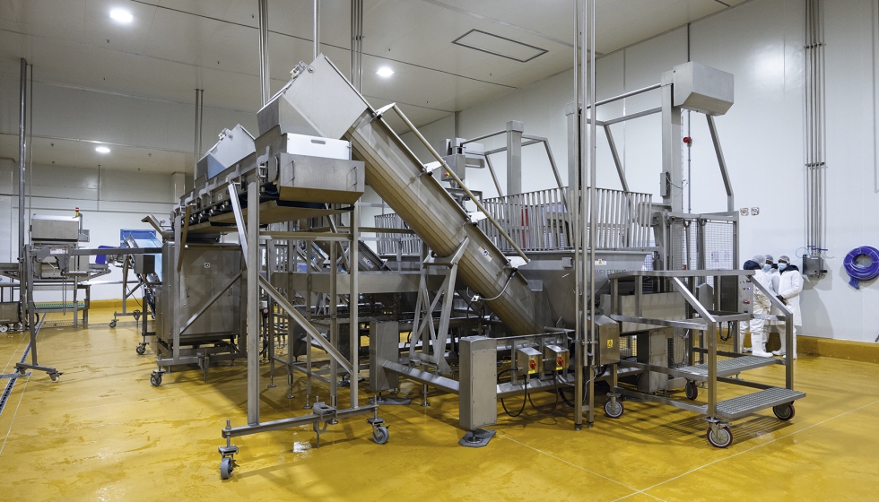 Automatizacin con alimentacin al moldeador...