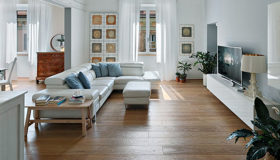 Zimafloor Wood es un pavimento con ncleo vinlico SPC y capa superior de madera de roble