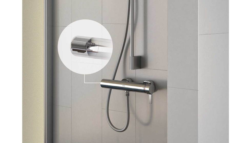 Disponibles como grifo de pie monomando termost�tico, como se muestra aqu�, o como grifo de termostato hidr�ulico o electr�nico de cierre autom�tico...