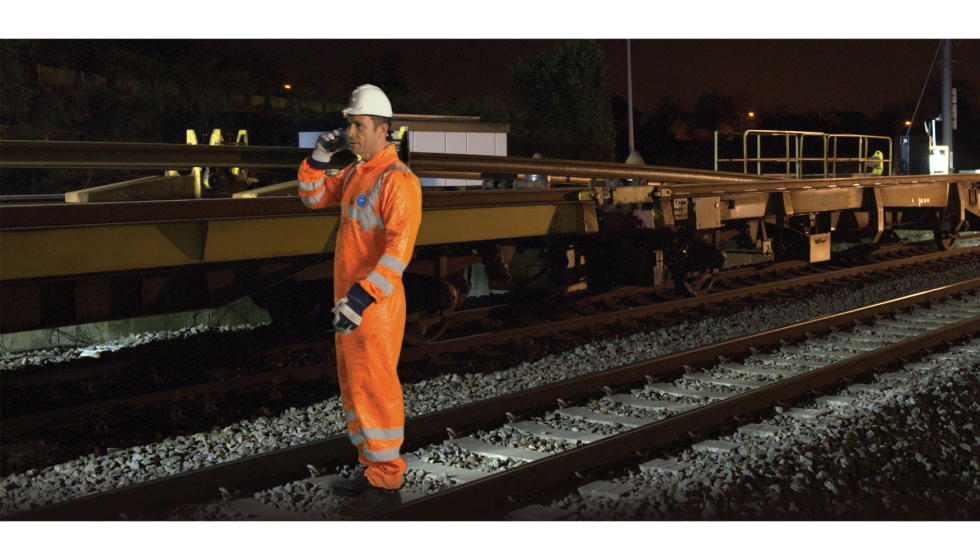 El DuPont Tyvek 500 HV es un overol de un solo uso que combina alta visibilidad con proteccin qumica, biolgica y antiesttica...