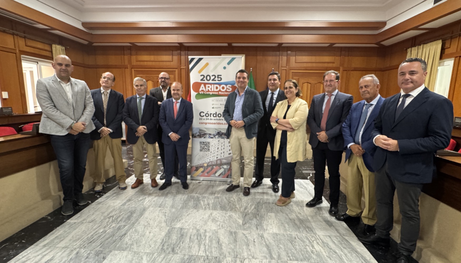 Foto de familia con los representantes del Comit� Organizador del VII CNA y autoridades de la Administraci�n